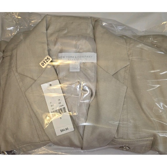 NWT New York & Company Stretch Women's Khaki Two Button Blazer size 0 - Picture 8 of 8